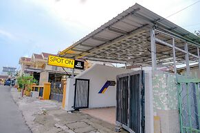 OYO Life 2417 Melati Residence