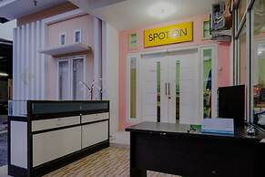 OYO Life 2417 Melati Residence