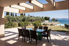 Eretria Luxurious Seafront Villa