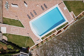 Eretria Luxurious Seafront Villa