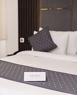 The Eliot Hotel & Banquet