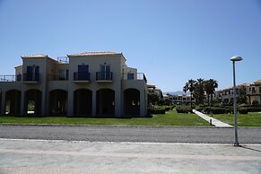3-Bedroom Apartment on Beach Cassiopeia