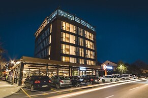 BRISTOL HOTEL