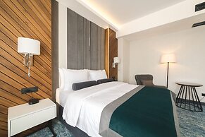 BRISTOL HOTEL