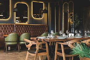 BRISTOL HOTEL