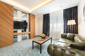 BRISTOL HOTEL
