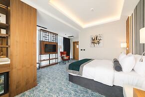 BRISTOL HOTEL