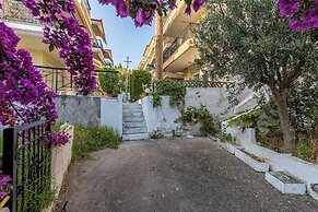 Nano's Vacation In Nea Skioni