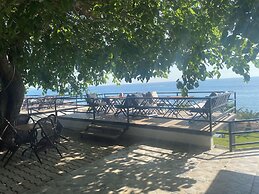 Sandhill Hotel