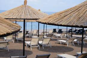 Sandhill Hotel