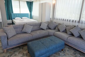 Sandhill Hotel