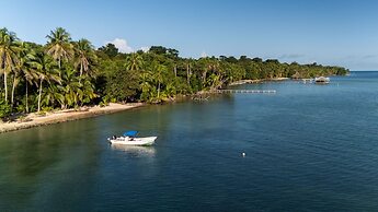 Beachfront House at La Vida Resort