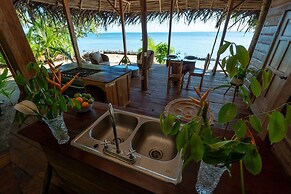 Beachfront House at La Vida Resort