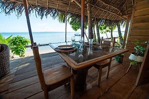 Beachfront House at La Vida Resort