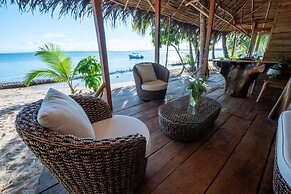 Beachfront House at La Vida Resort