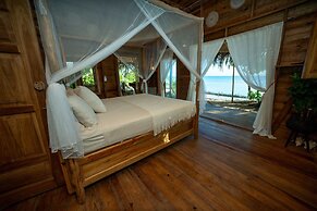 Beachfront House at La Vida Resort