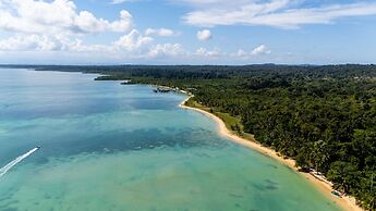 Beachfront House at La Vida Resort