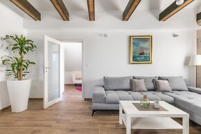 Luxury Villa With Heated Pool & Magnificent View