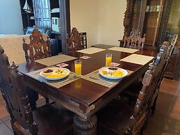 Ruaj Hostal