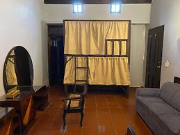 Ruaj Hostal