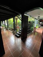 Ruaj Hostal