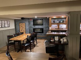Kitimat River Motel & Suites