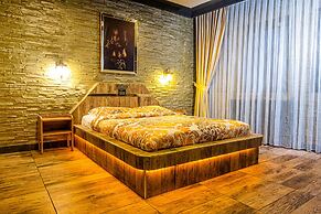 GOLDEN ROCK HOUSE