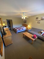 Parkway Motel