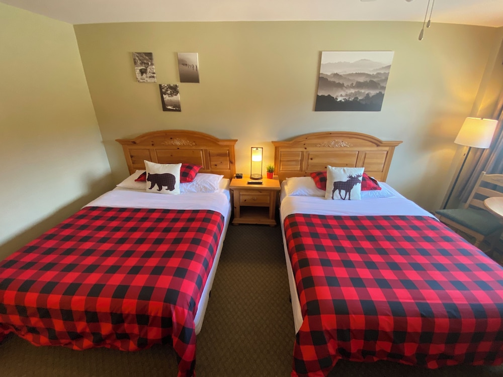 Parkway Motel