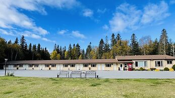 Parkway Motel