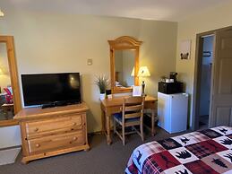 Parkway Motel