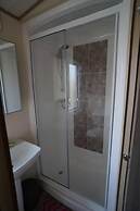 Luxury Caravan-sleeps 6- Pets Ok-site Pool