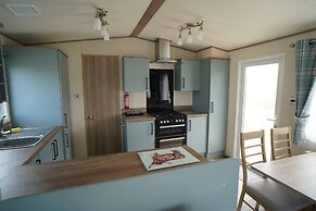 Luxury Caravan-sleeps 6- Pets Ok-site Pool