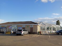 Luxury Caravan-sleeps 6- Pets Ok-site Pool