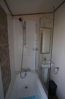Luxury Caravan-sleeps 6- Pets Ok-site Pool