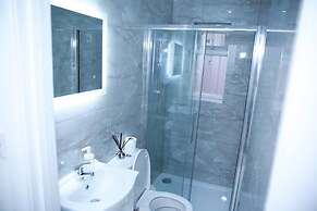 Apartment - Sleeps 2 & Free Parking