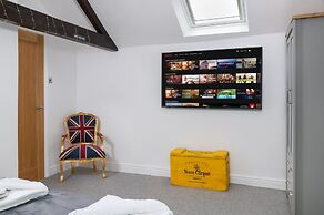 Beautiful 2-bed Cottage in Brampton