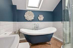 Beautiful 2-bed Cottage in Brampton