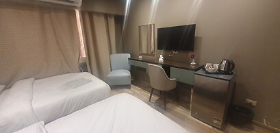 Grand Bayan Hotel at Nile Plaza