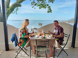 Anyavee Chom By The Sea