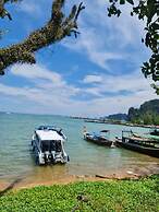 Anyavee Chom By The Sea