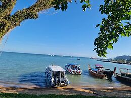 Anyavee Chom By The Sea