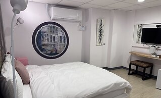 ARTHOME HOTEL