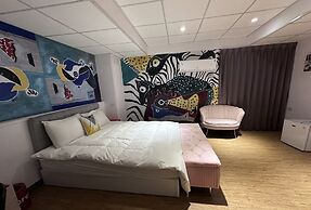 ARTHOME HOTEL