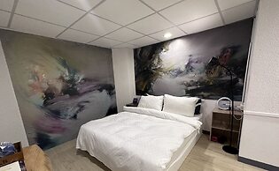 ARTHOME HOTEL
