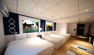 ARTHOME HOTEL