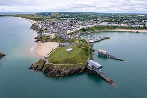 Merlins Gardens - Tenby Cottage