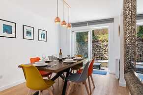 Merlins Gardens - Tenby Cottage