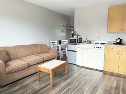 Departure Bay Motel