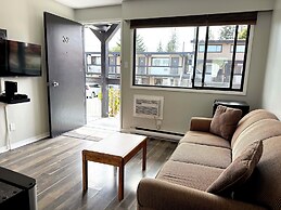 Departure Bay Motel
